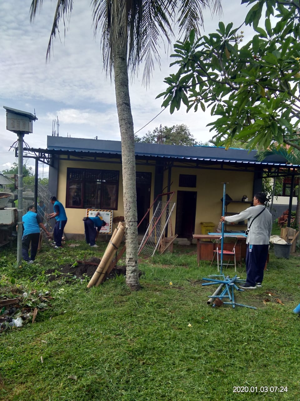 Kegiatan Bersih-Bersih PDAM,PDAM Gianyar Cabang Tampaksiring